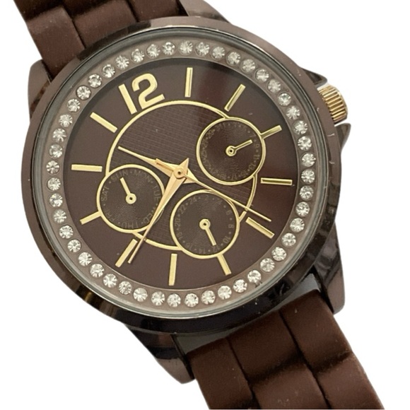 Two Fashion Watches - Sporty Chic - Picture 3 of 12